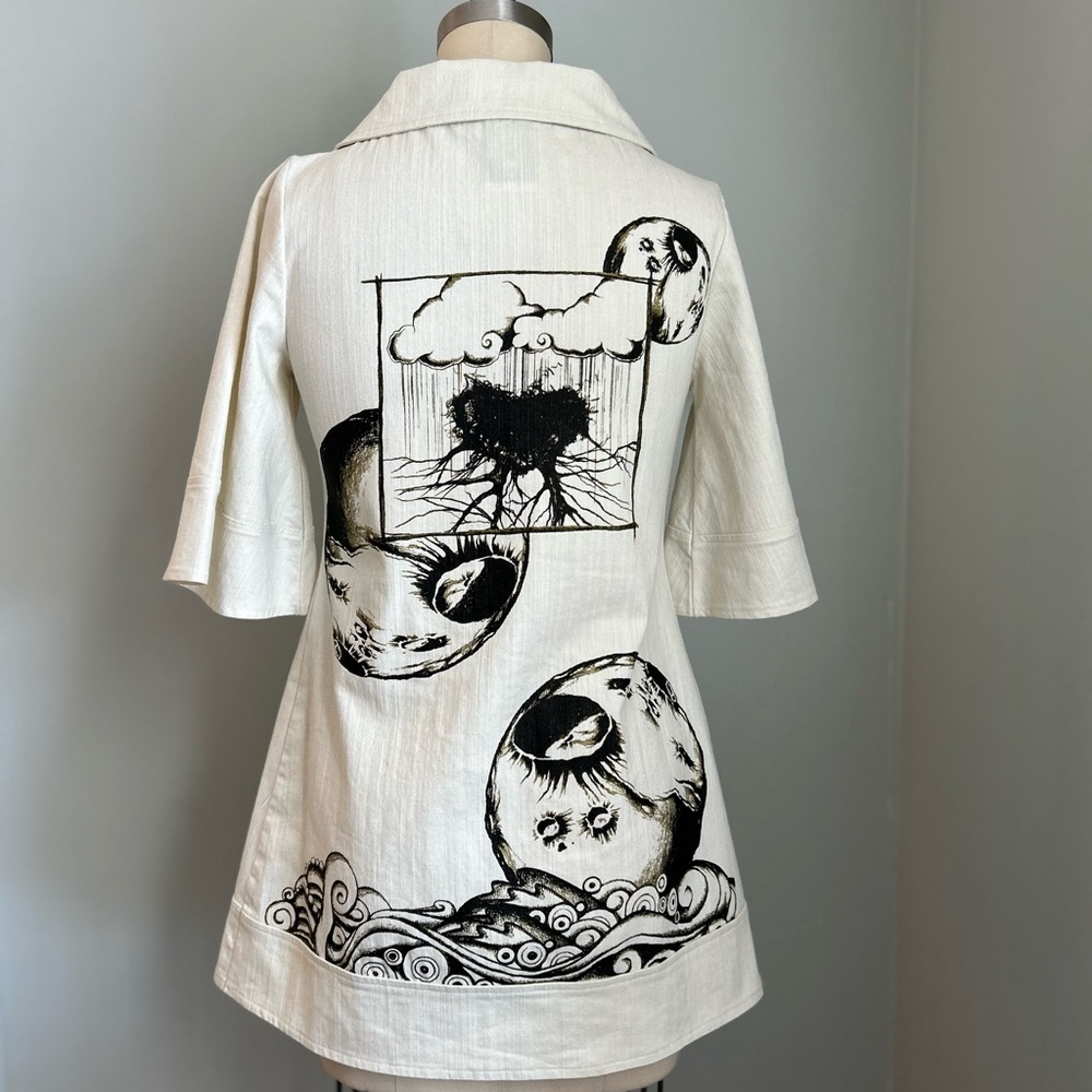 Nuvula Graphic print fashion jacket with vintage buttons. Women’s size XS